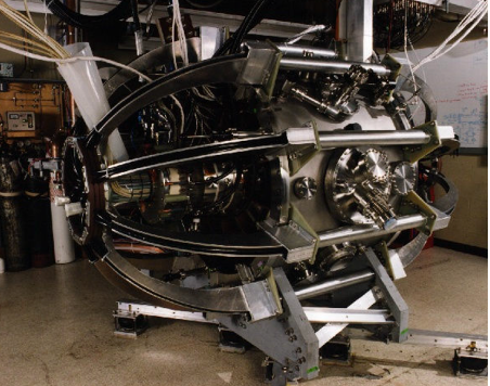 Image of the CUTE tokamak (at the University of Washington)