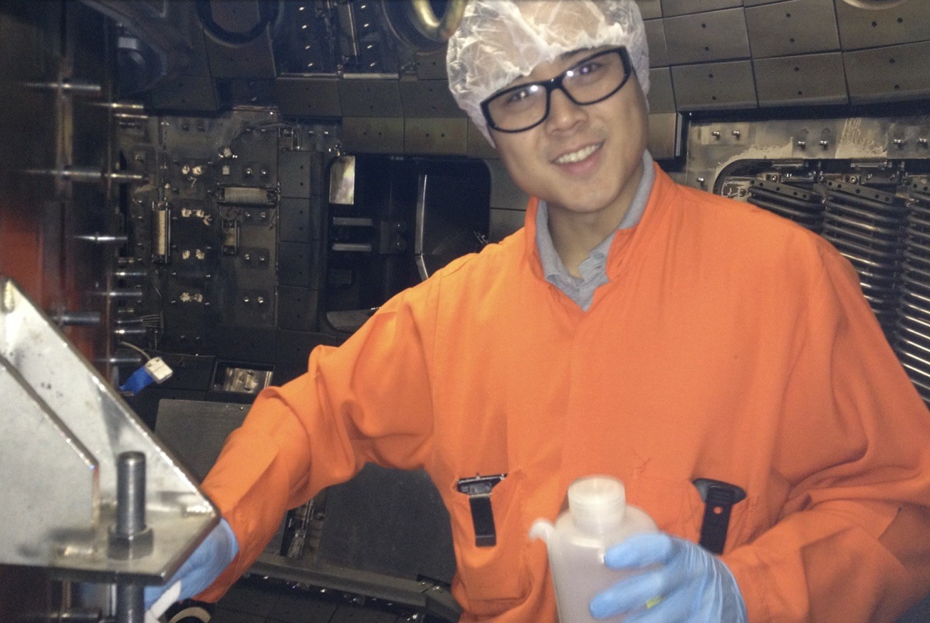 Installation of components used to measure edge instability inside the DIII-D tokamak by Columbia University post-doctoral fellow.