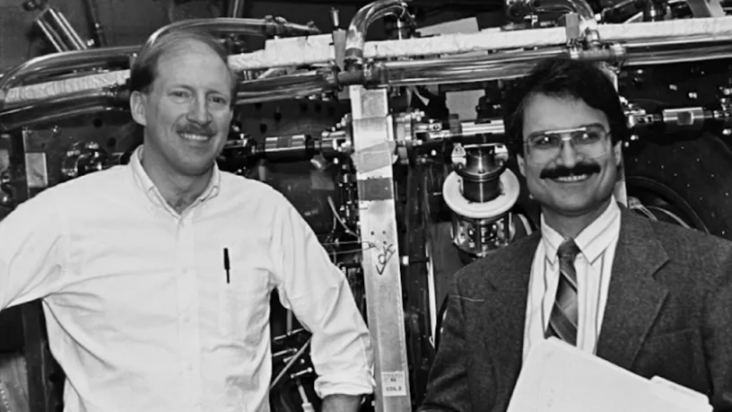 Professors Mauel and Navratil with HBT-EP (1993)
