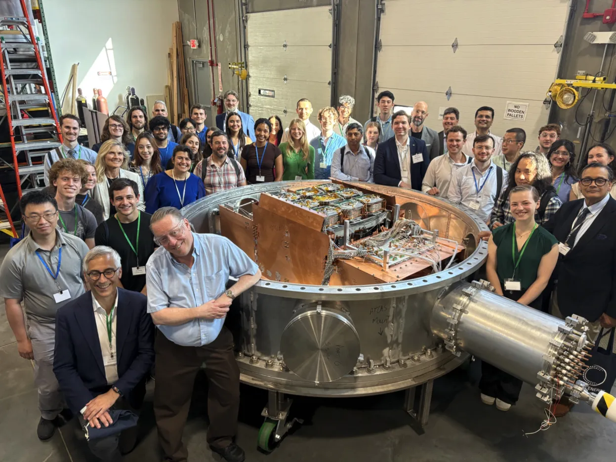 Fusion mini-course participants in the lab.
