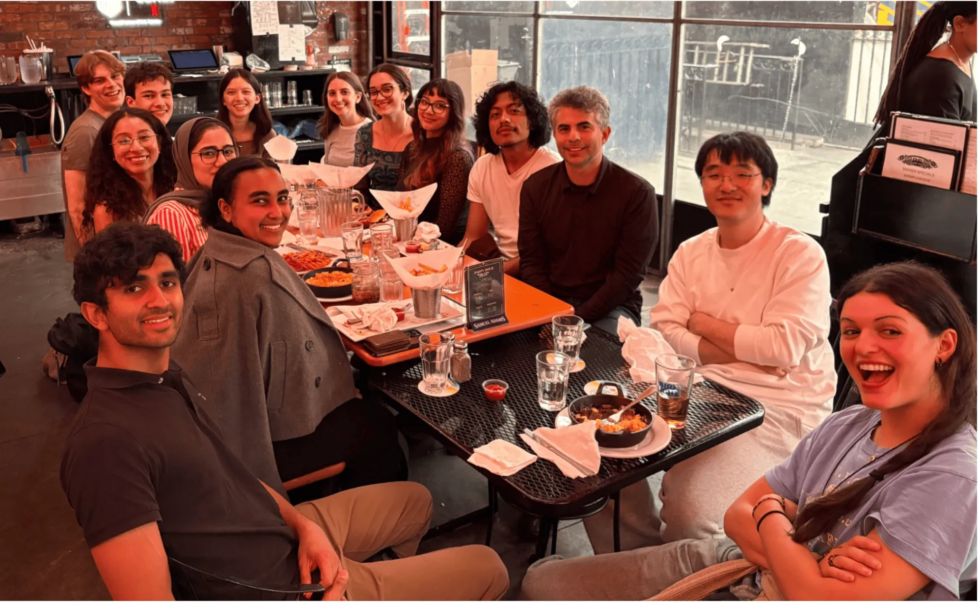 Dinner for graduating bachelor and masters’ students, accompanied by their lab mentors.